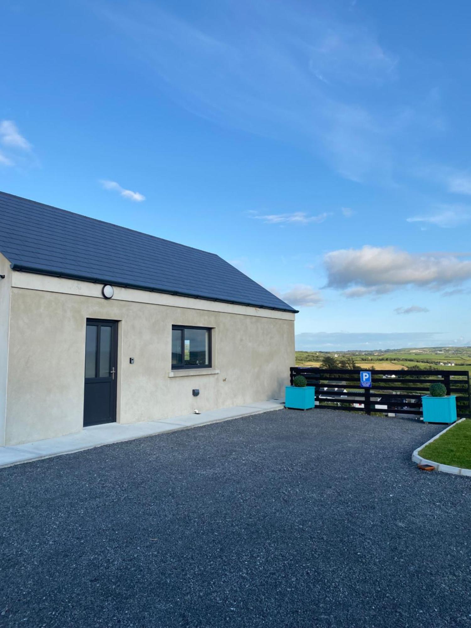 Hill Top View Apartment Lahinch Dış mekan fotoğraf